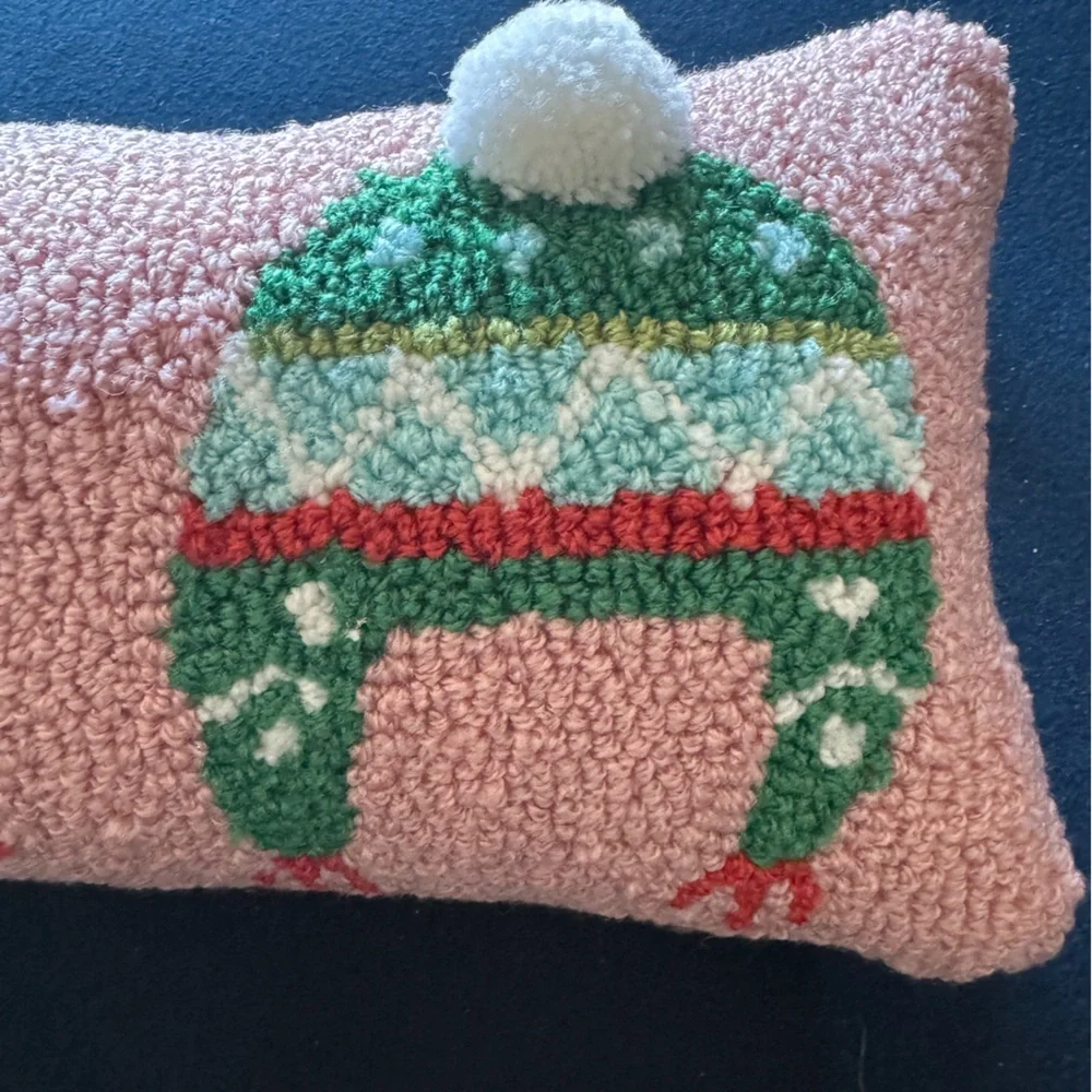 Super cute winter hats pillow!! Zoom in 4 design  details, angles& measurements